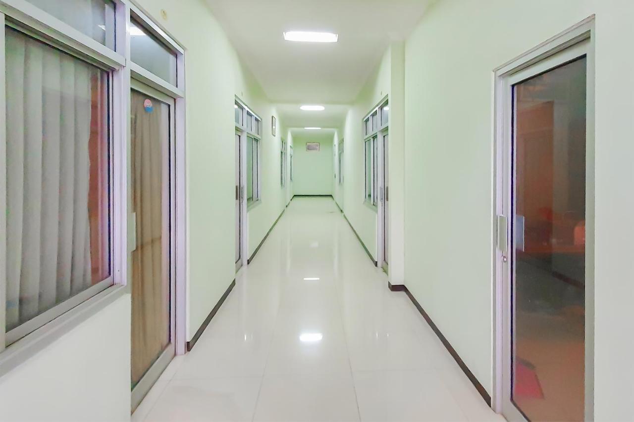 Urbanview Hotel Bartu Moh Toha Bandung By Reddoorz Exterior foto